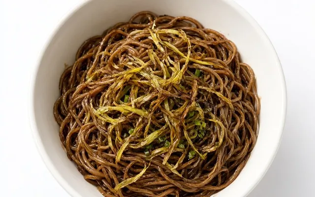 Scallion Oil Noodles: One Jar of Oil, Two Weeks of Dinners